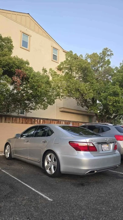 2011 Lexus LS 4th Gen - Image 2 of 9