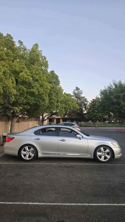2011 Lexus LS 4th Gen - Image 3 of 9
