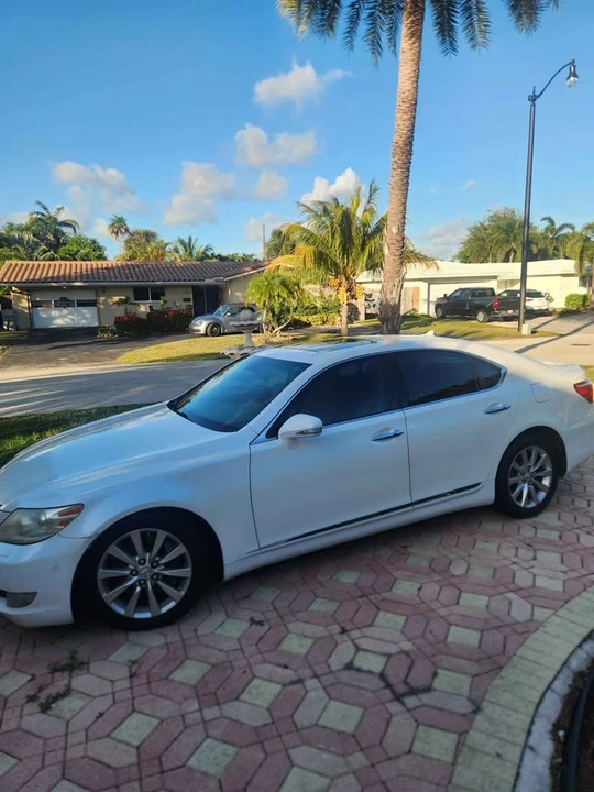 2011 Lexus LS 4th Gen - Image 2 of 5