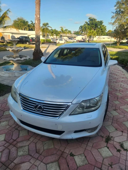 2011 Lexus LS 4th Gen - Image 4 of 5
