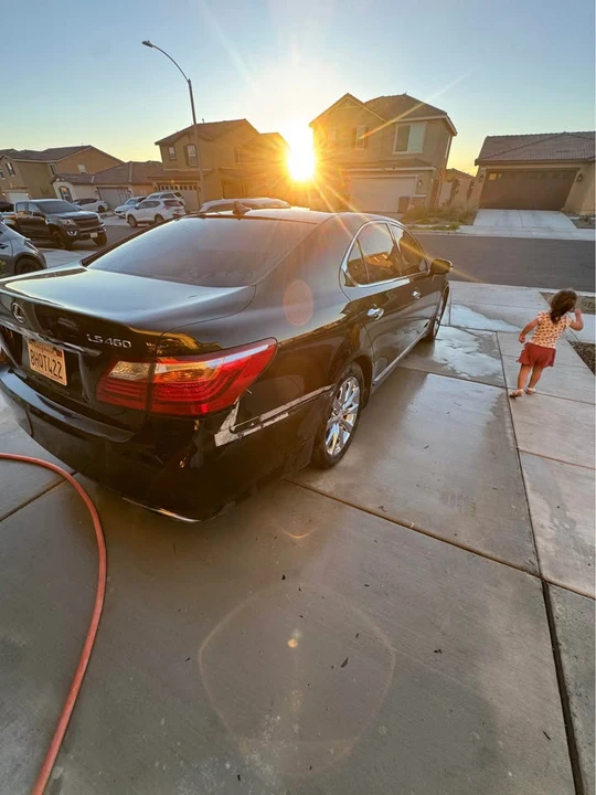 2011 Lexus LS 4th Gen - Image 17 of 18