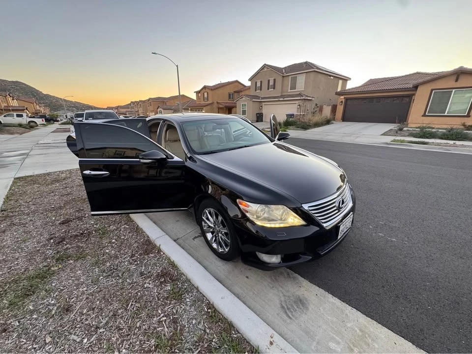 2011 Lexus LS 4th Gen - Image 8 of 18