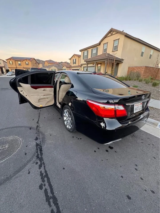2011 Lexus LS 4th Gen - Image 13 of 18