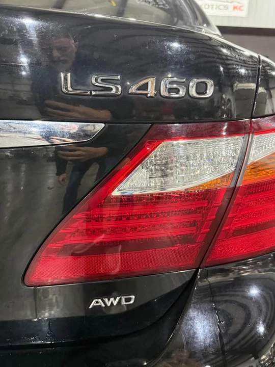 2011 Lexus LS 4th Gen - Image 13 of 16
