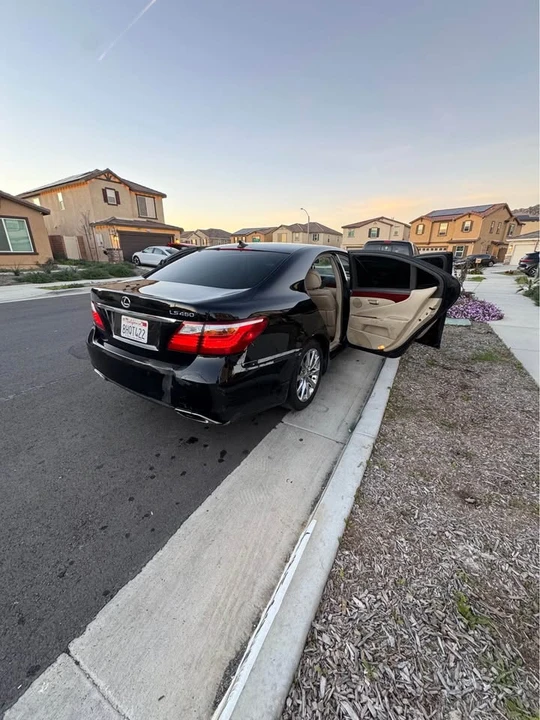 2011 Lexus LS 4th Gen - Image 16 of 18