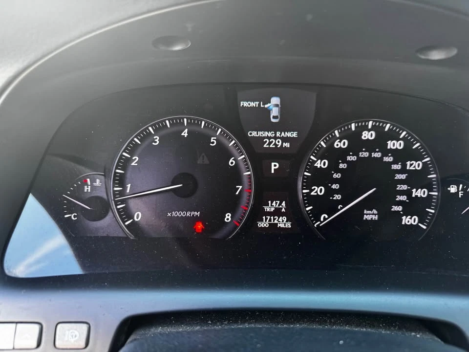 2011 Lexus LS 4th Gen - Image 9 of 12