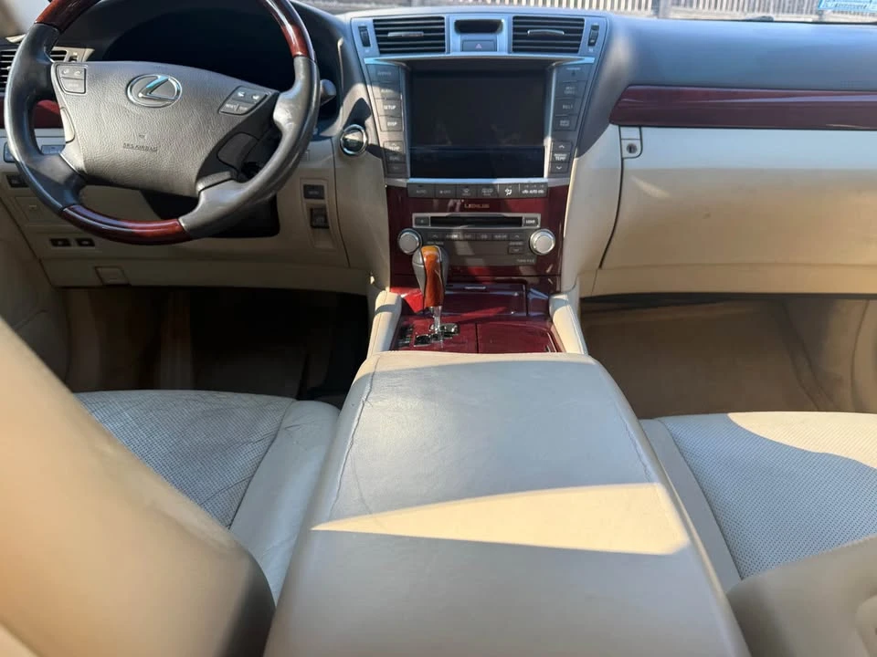 2011 Lexus LS 4th Gen - Image 11 of 20