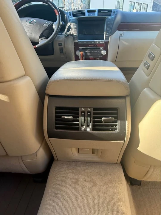 2011 Lexus LS 4th Gen - Image 19 of 20