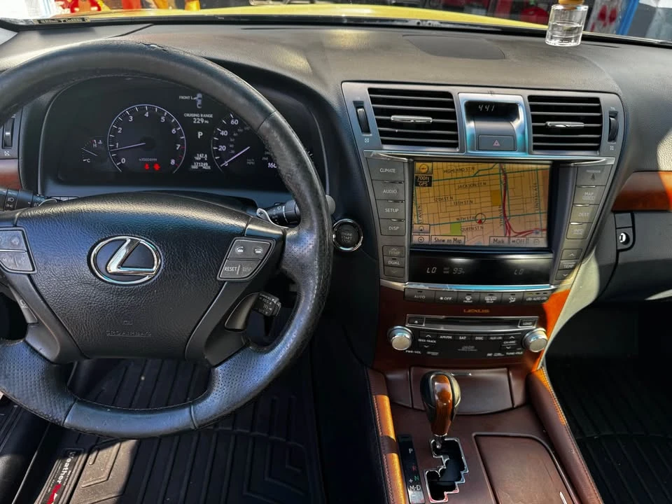 2011 Lexus LS 4th Gen - Image 10 of 12