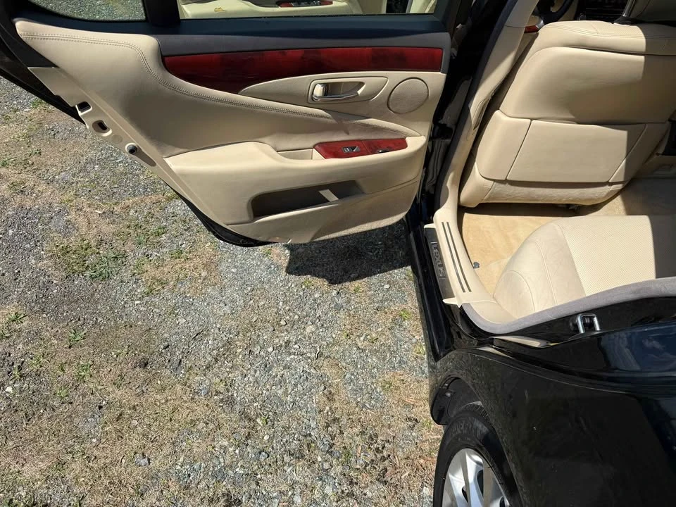 2011 Lexus LS 4th Gen - Image 12 of 19