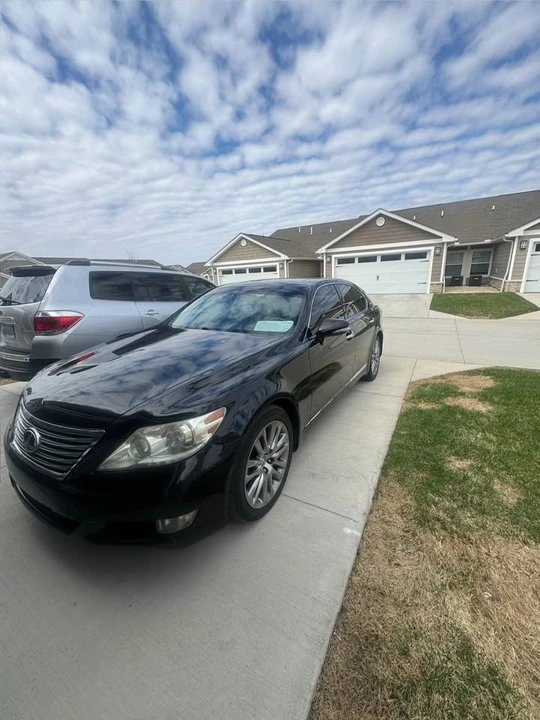 2011 Lexus LS 4th Gen - Image 4 of 10