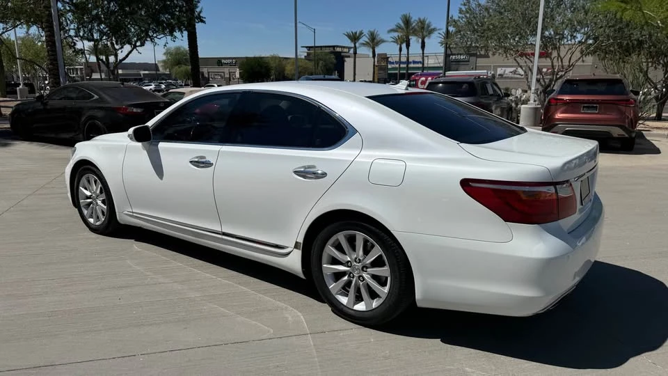 2011 Lexus LS 4th Gen - Image 5 of 13