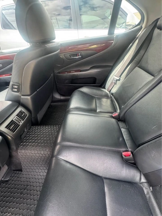 2011 Lexus LS 4th Gen - Image 7 of 10