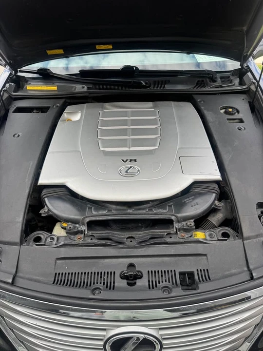 2011 Lexus LS 4th Gen - Image 9 of 10