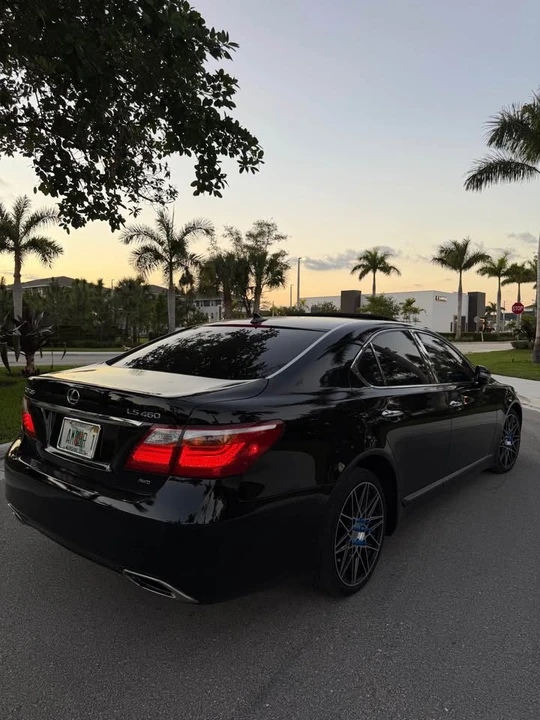 2011 Lexus LS 4th Gen - Image 9 of 20