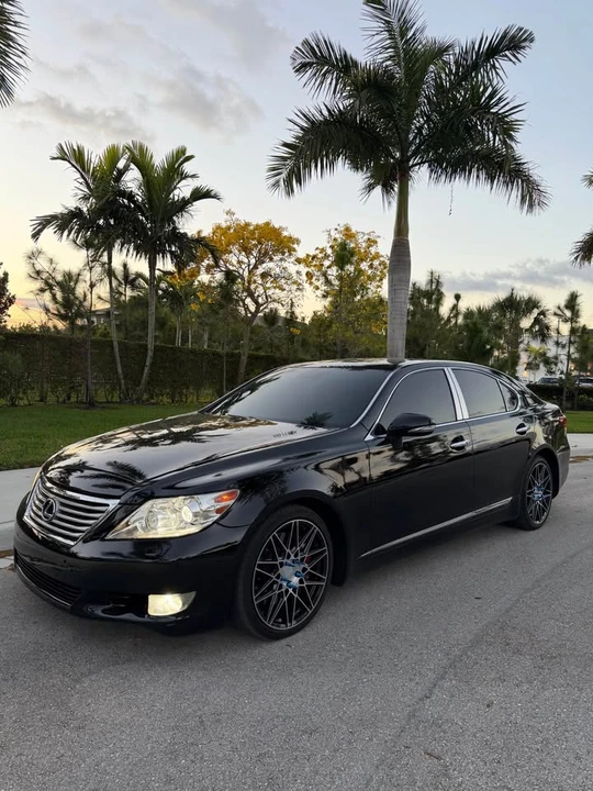 2011 Lexus LS 4th Gen - Image 16 of 20