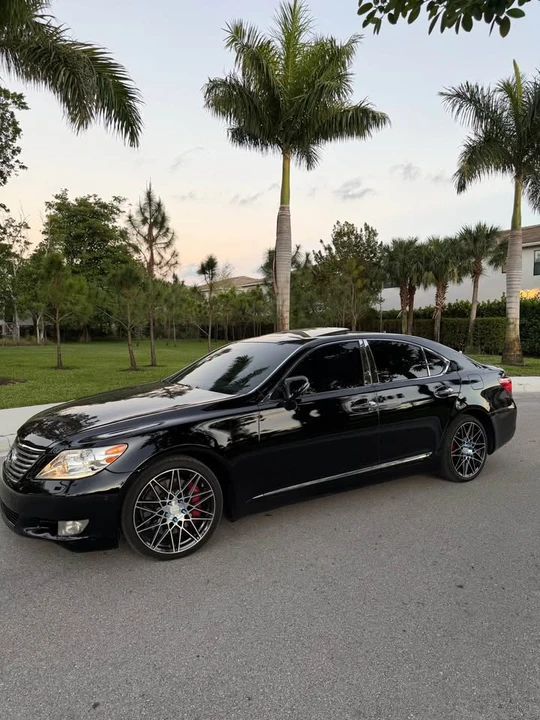 2011 Lexus LS 4th Gen - Image 8 of 20