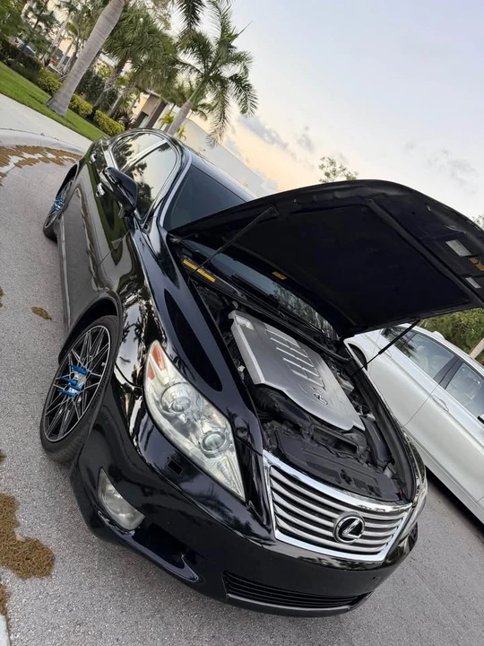 2011 Lexus LS 4th Gen - Image 10 of 20