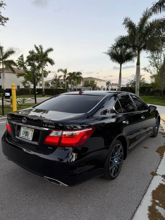 2011 Lexus LS 4th Gen - Image 17 of 20