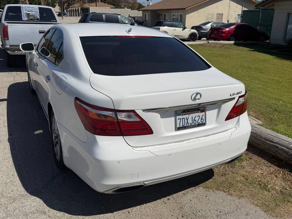 2011 Lexus LS 4th Gen - Image 4 of 6