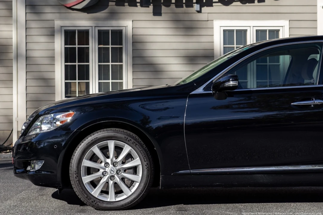 2011 Lexus LS 4th Gen - Image 14 of 21
