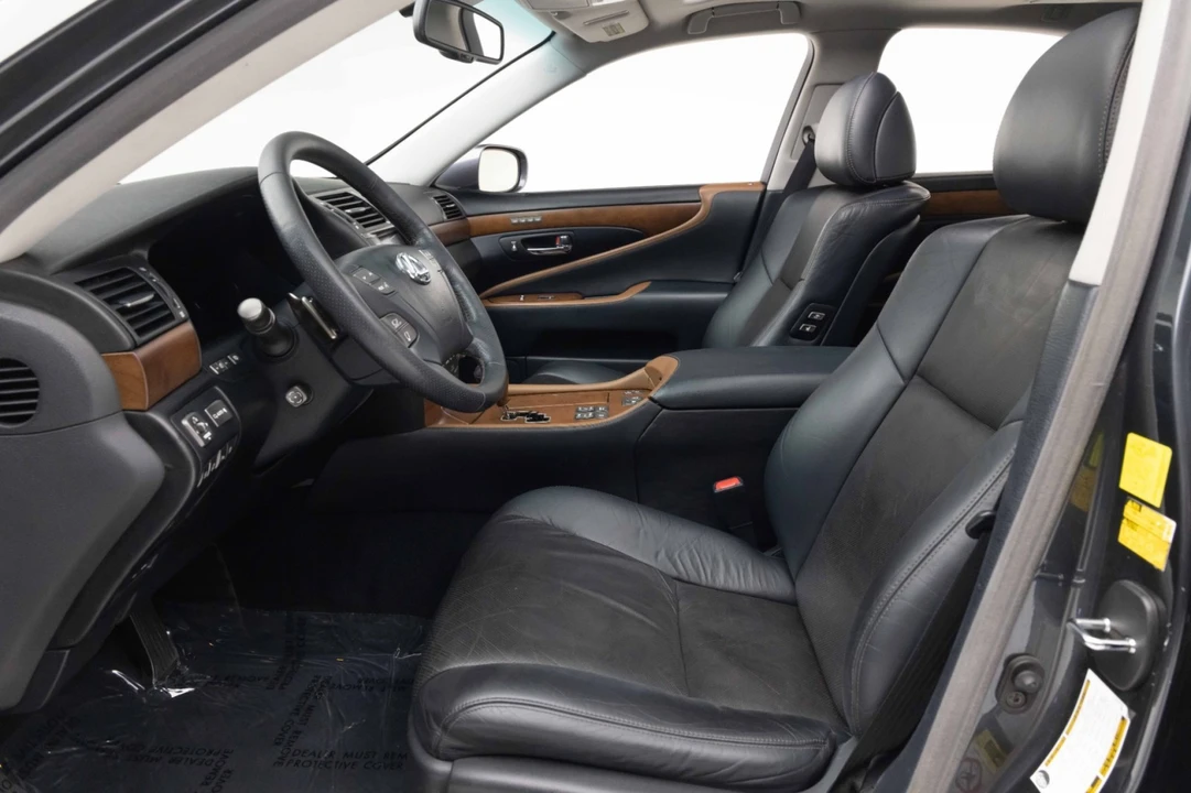 2011 Lexus LS 4th Gen - Image 26 of 31