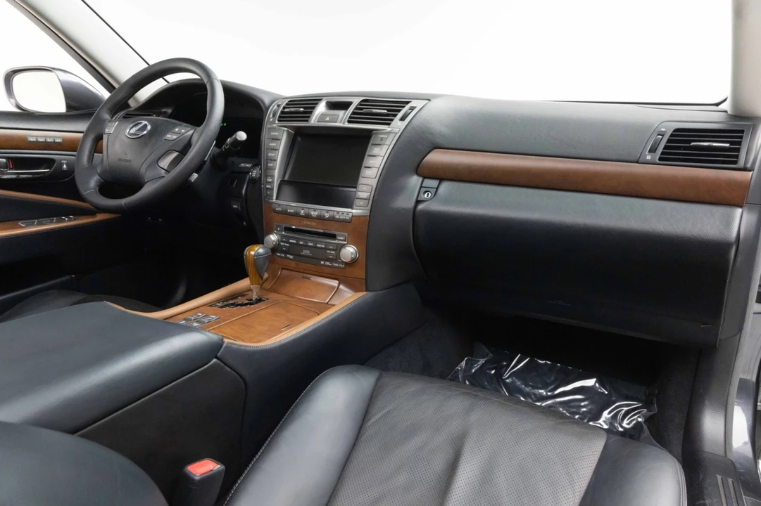 2011 Lexus LS 4th Gen - Image 2 of 31