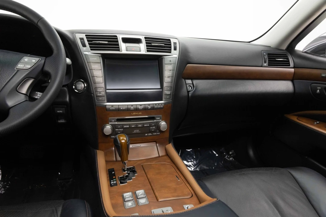 2011 Lexus LS 4th Gen - Image 16 of 31