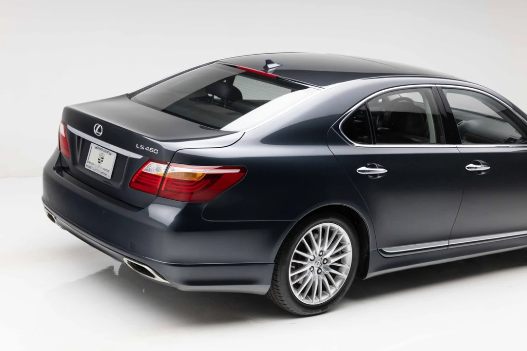 2011 Lexus LS 4th Gen - Image 29 of 31