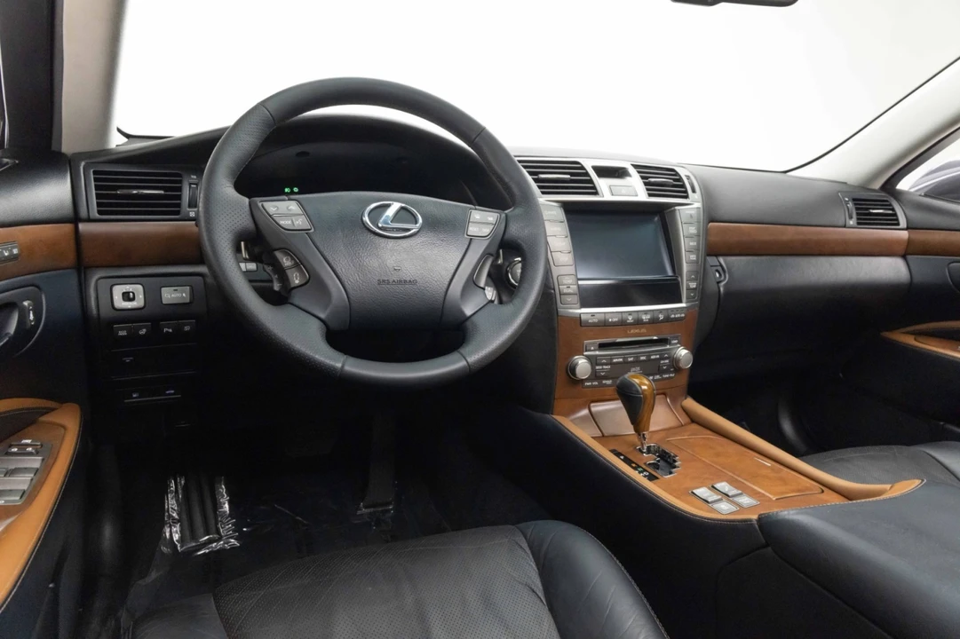 2011 Lexus LS 4th Gen - Image 6 of 31