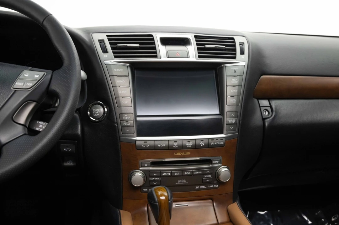 2011 Lexus LS 4th Gen - Image 14 of 31