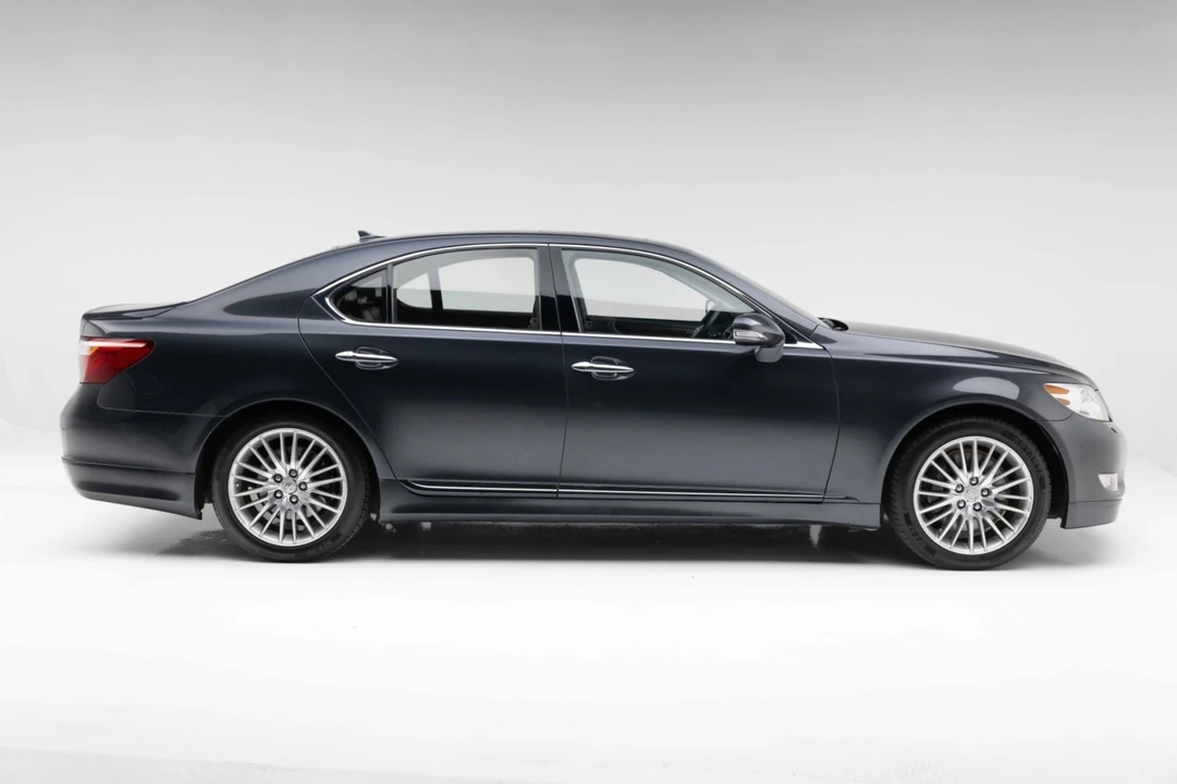 2011 Lexus LS 4th Gen - Image 15 of 31