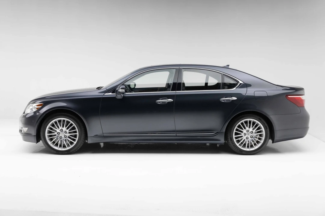 2011 Lexus LS 4th Gen - Image 13 of 31