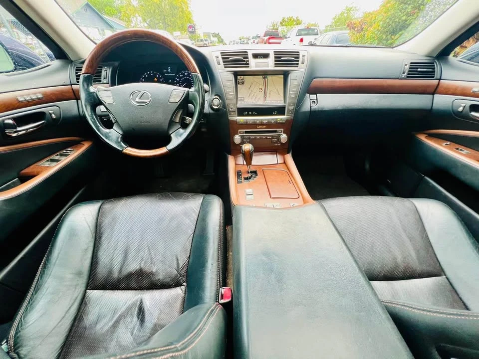 2011 Lexus LS 4th Gen - Image 7 of 20