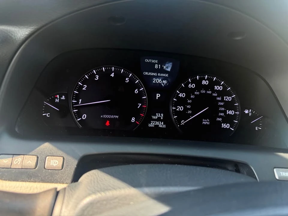 2011 Lexus LS 4th Gen - Image 5 of 11