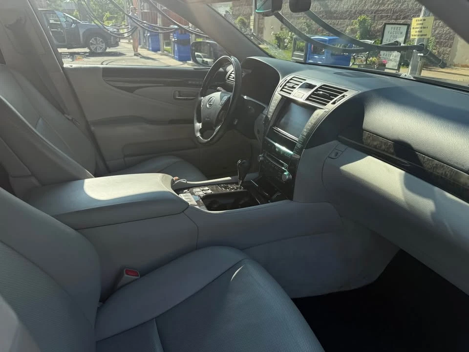 2011 Lexus LS 4th Gen - Image 4 of 11