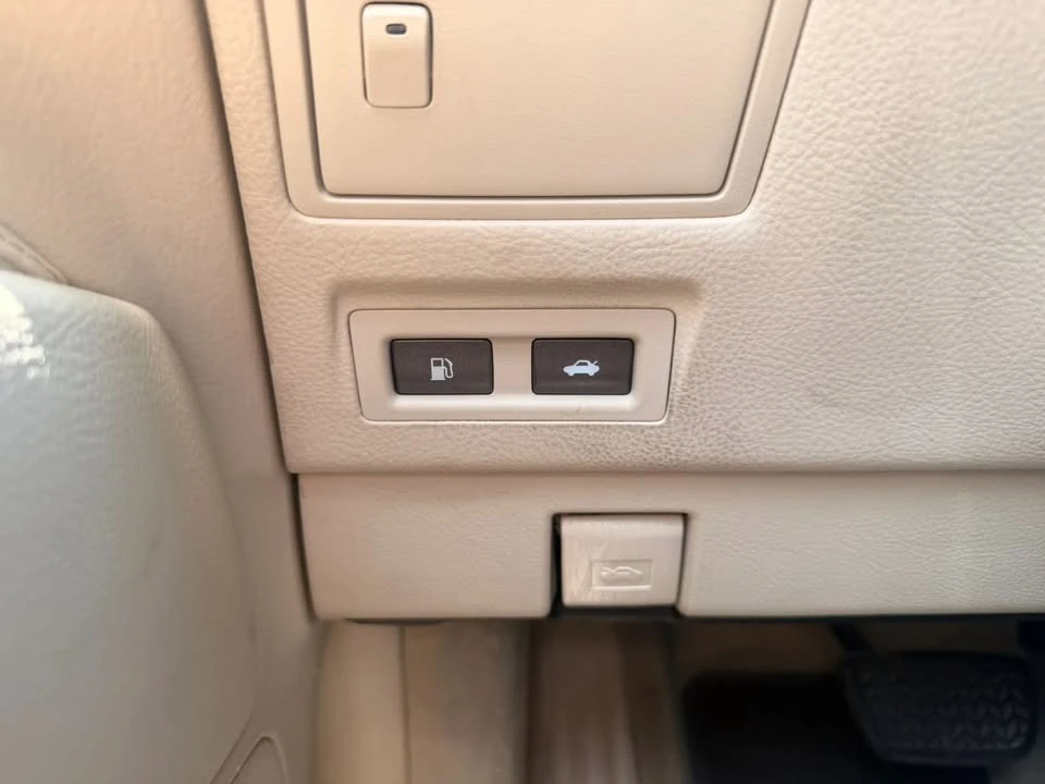 2011 Lexus LS 4th Gen - Image 15 of 20
