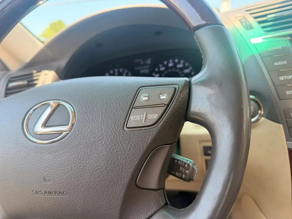 2011 Lexus LS 4th Gen - Image 17 of 20