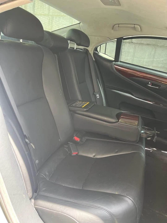 2011 Lexus LS 4th Gen - Image 8 of 9
