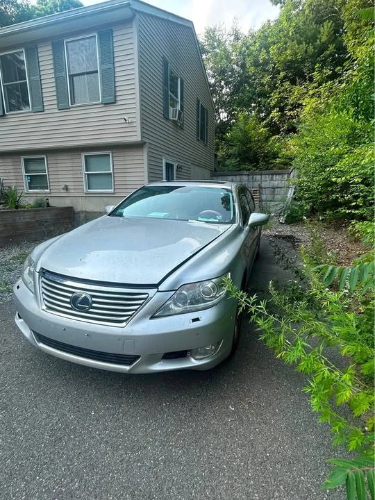 2011 Lexus LS 4th Gen - Image 4 of 9
