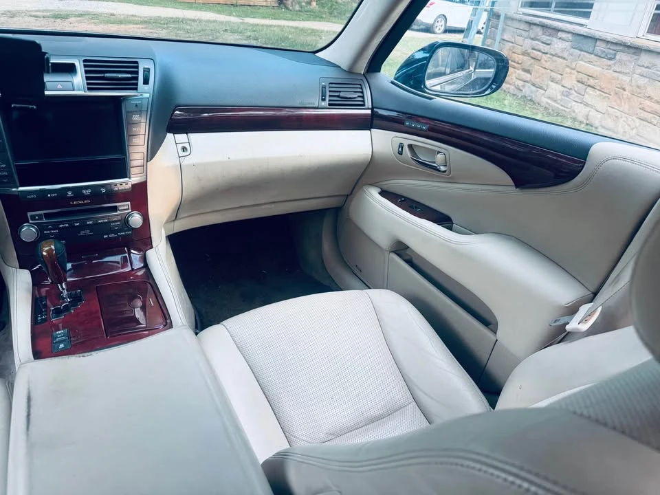 2011 Lexus LS 4th Gen - Image 6 of 8