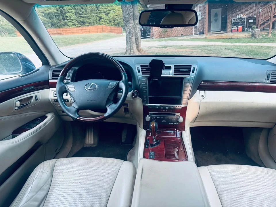 2011 Lexus LS 4th Gen - Image 7 of 8