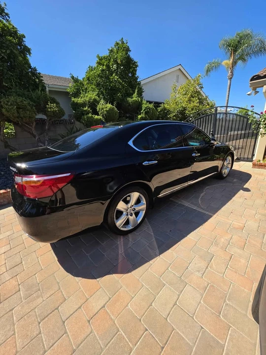 2011 Lexus LS 4th Gen - Image 5 of 19