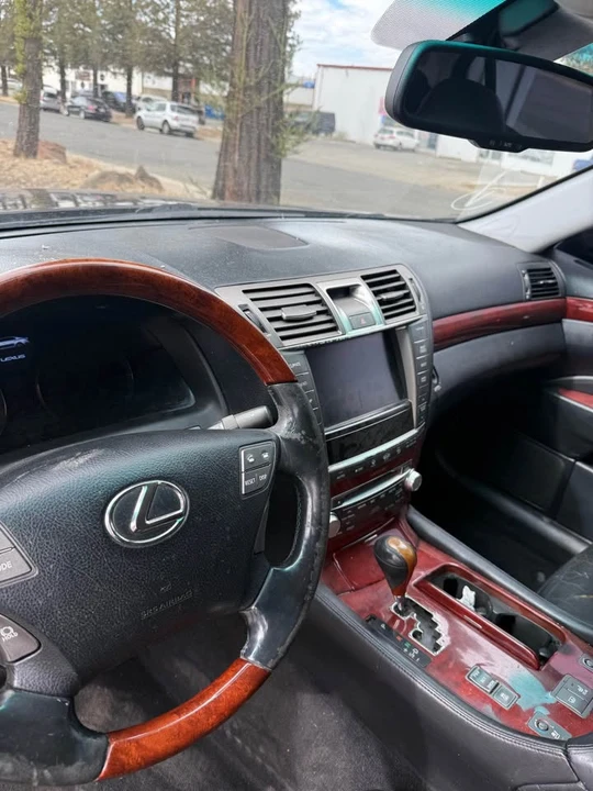 2011 Lexus LS 4th Gen - Image 10 of 12