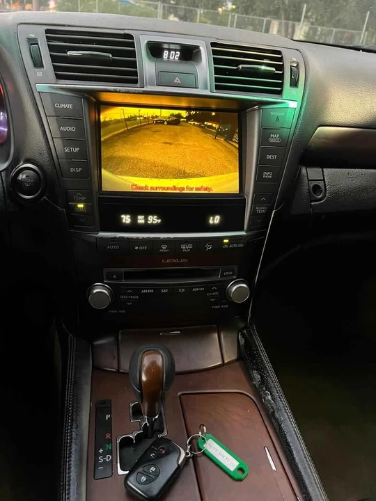 2011 Lexus LS 4th Gen - Image 12 of 13