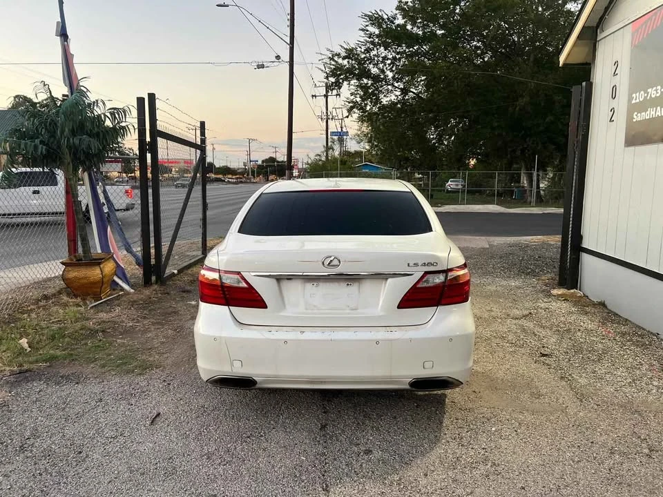 2011 Lexus LS 4th Gen - Image 5 of 13