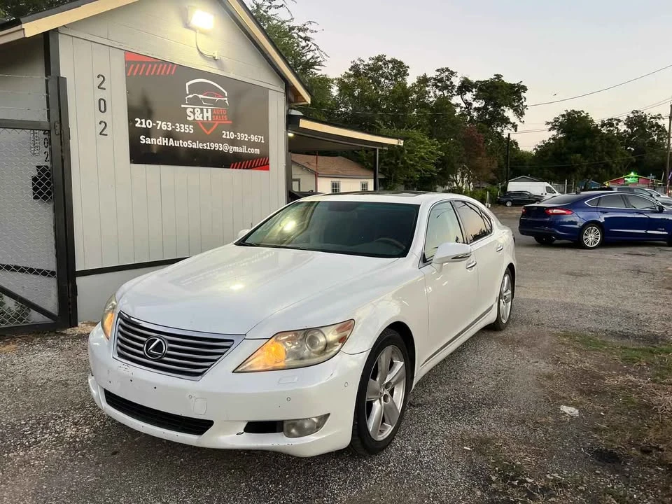 2011 Lexus LS 4th Gen - Image 2 of 13