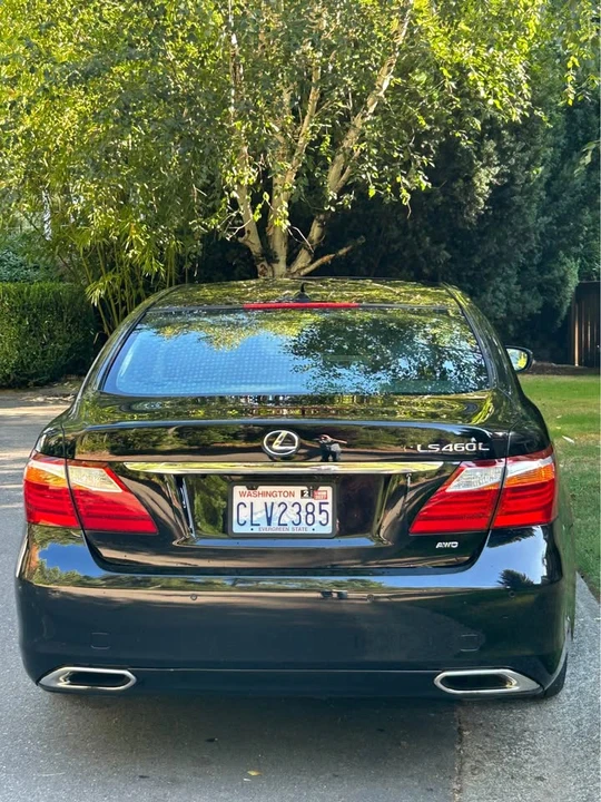 2011 Lexus LS 4th Gen - Image 7 of 15