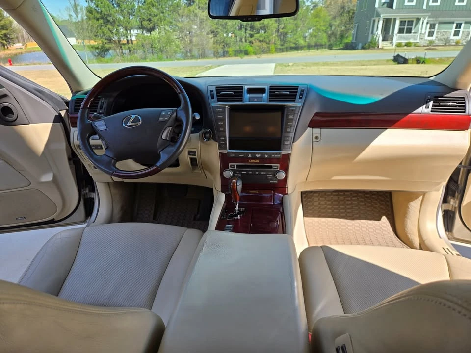 2011 Lexus LS 4th Gen - Image 13 of 19