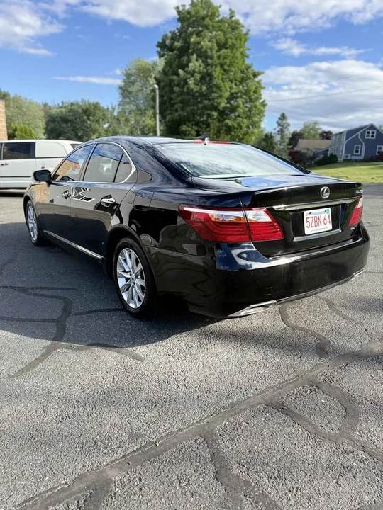 2011 Lexus LS 4th Gen - Image 6 of 10